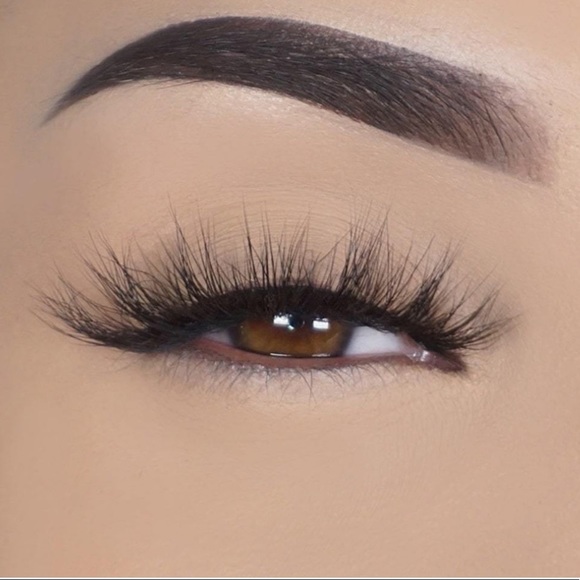 Lilly lashes